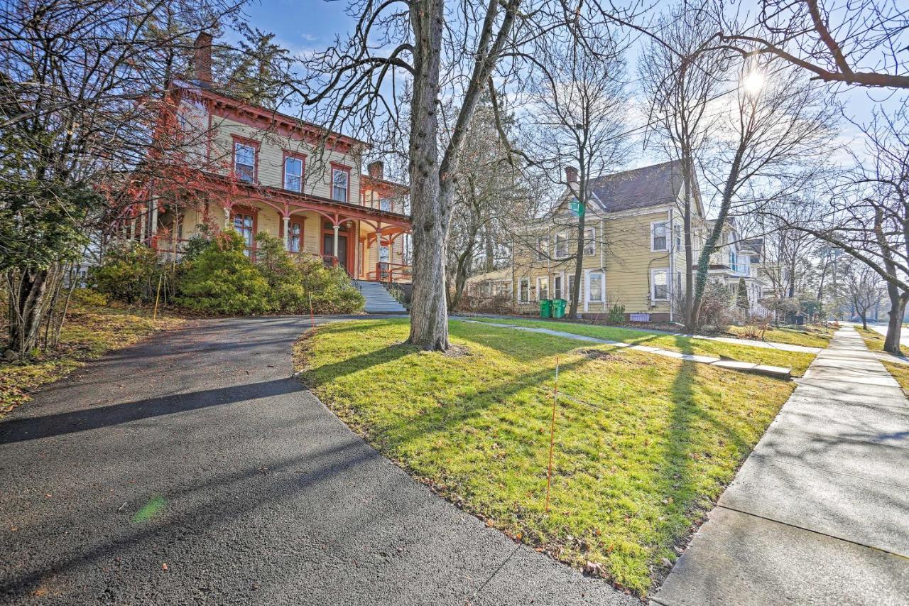 Historic Poughkeepsie Apt - Walkable Location Buitenkant foto