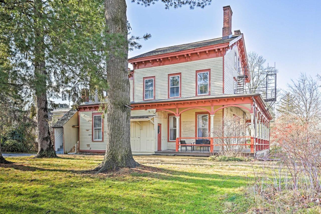 Historic Poughkeepsie Apt - Walkable Location Buitenkant foto